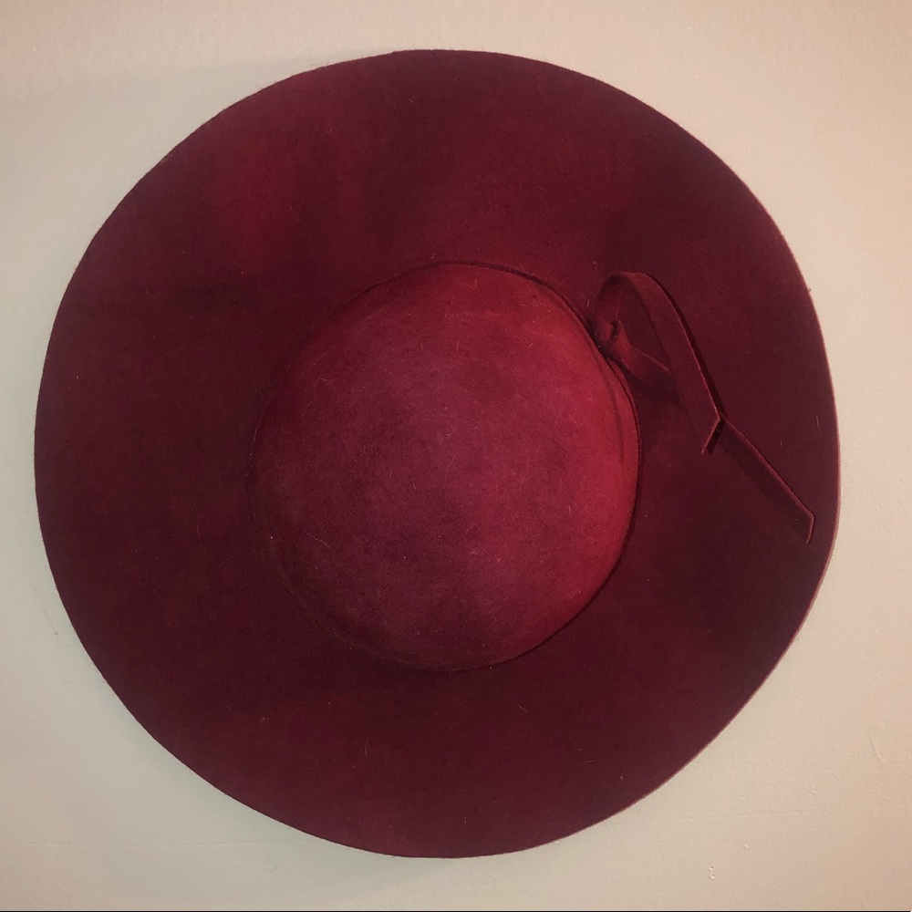 Burgundy floppy hat with bow
